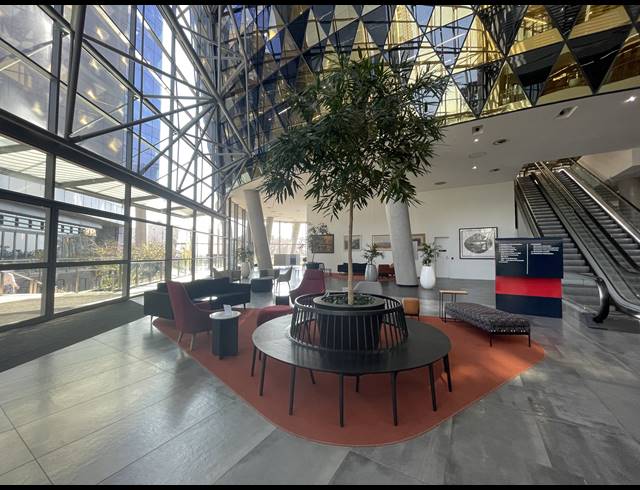 1,770M² OFFICE TO LET IN SANDOWN